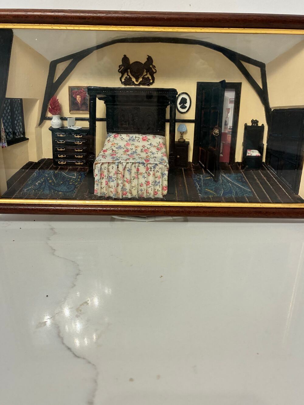 Graylings Wall Art 3D British Heritage Royal Bedroom Miniature Deborah Pacy Rare